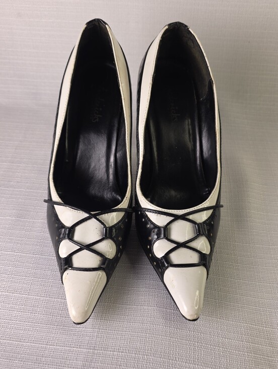 Frederick's of Hollywood Shoes - Vintage Frederick's Of Hollywood Black and White Pointed Toe Women's Heels 8.5 M